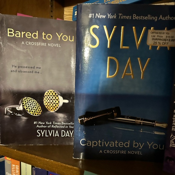 Assorted Books - Picture 3 of 11